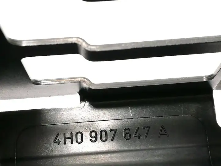 Audi A8 S8 D4 4H (2010 - 2014) 4H0907647A Прочая отделка багажника — фото 4
