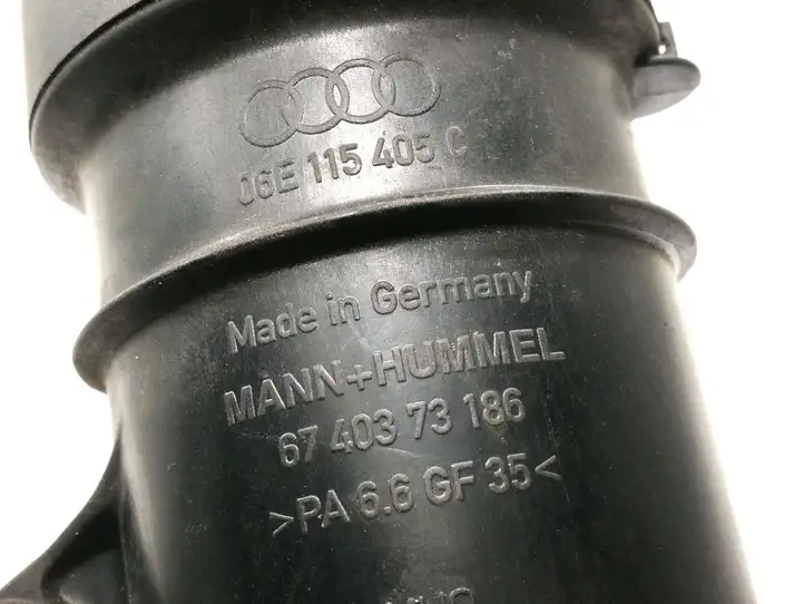 Audi A4 S4 B6 8E 8H (2000 - 2006) 06E115405C Кронштейн масляного фильтра — фото 4