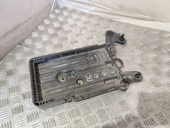 Audi A3/S3 8V (2012 - 2016) 5Q0915321G Площадка аккумулятора — фото 1