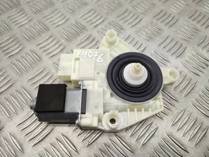 Volkswagen PASSAT B8 (2015 - ) 5Q4959811D Стеклоподъемник задней двери — фото 6