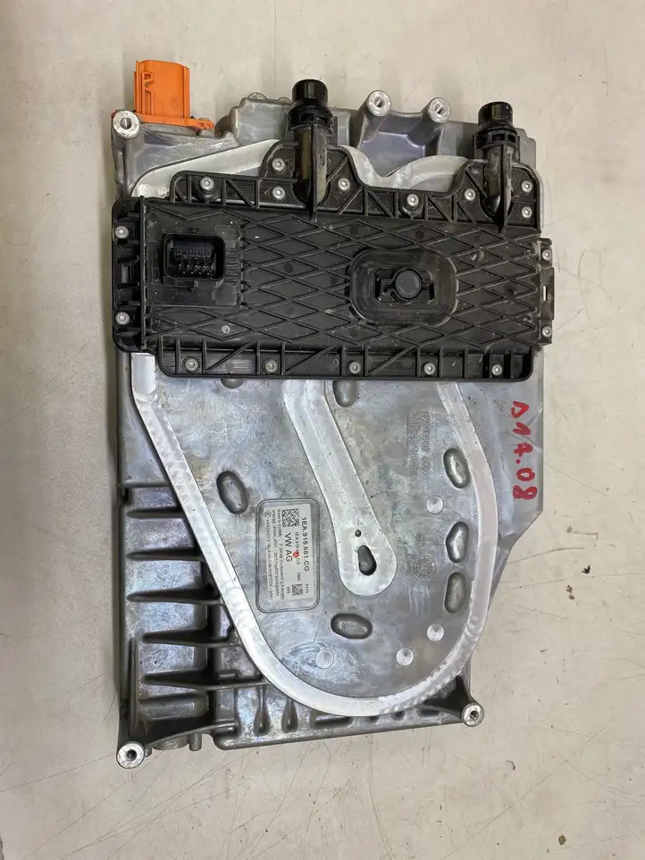 Volkswagen ID.4 (2020 - ) 1EA915681CG Зарядный разъем электромобиля — фото 1