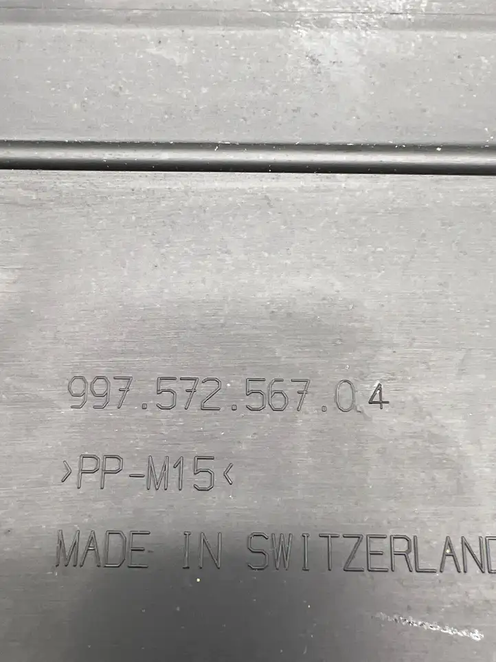 Porsche 911 997 (2004 - 2013) 99757256704 Крышка ящика аккумулятора — фото 8