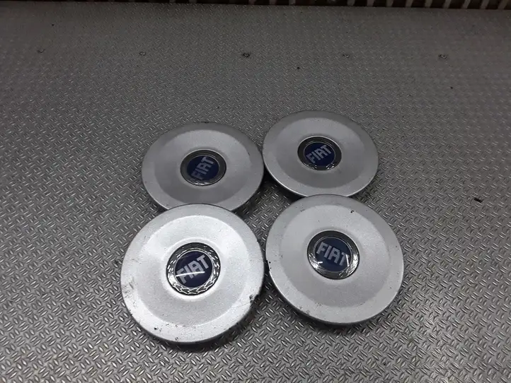 Fiat Doblo (2000 - 2009)  735471713 Заводская крышка (крышки) от центрального отверстия колеса