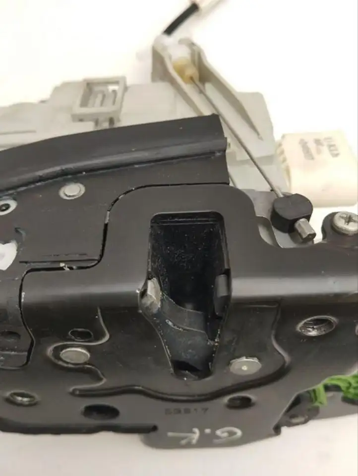 Porsche Panamera (2016 - 2020)  971837101 Замок задней двери