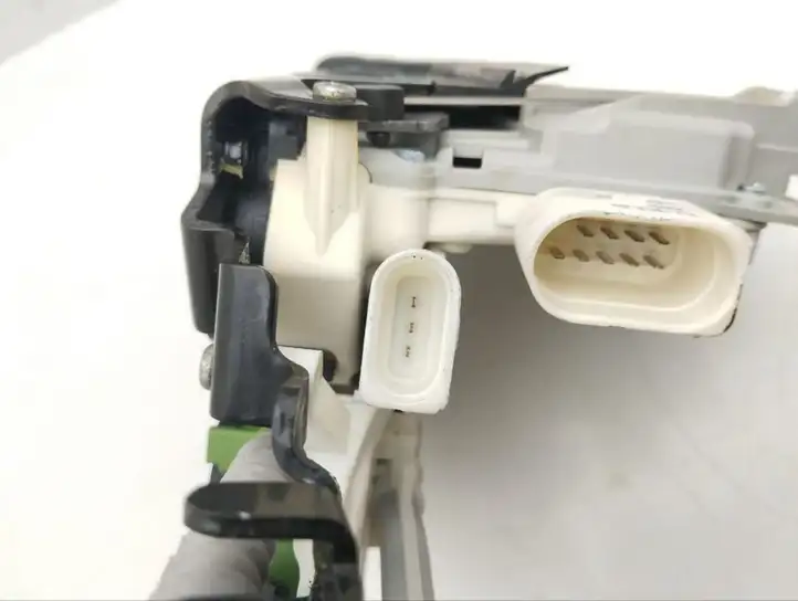 Porsche Panamera (2016 - 2020)  971837101 Замок задней двери