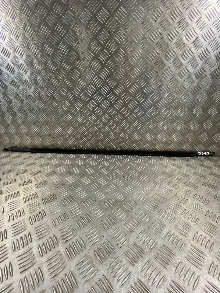 Audi Q5 (2017 - )  80A853283 Облицовка стекла задней двери