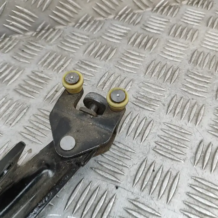 Opel Vivaro   9847162480 Верхняя направляющая ролика / верхняя петля