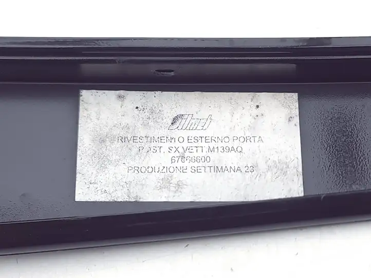 Maserati Quattroporte (2003 - 2008) 67066600 Накладка стекла задней двери — фото 7