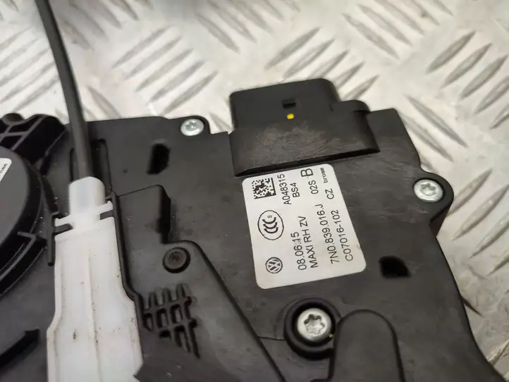 Volkswagen Sharan (2010 - 2015) 7N0839003N Замок раздвижной двери — фото 8