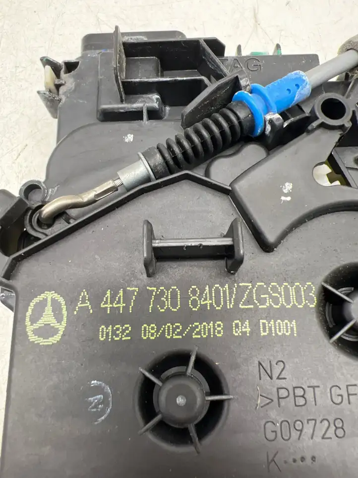 Mercedes-Benz Vito W447 (2014 - ) A4477308401 Замок раздвижной двери — фото 6