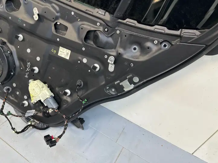 Porsche Panamera (970) (2009 - 2013) 97053620200 Рамка дверного стекла задней двери — фото 3