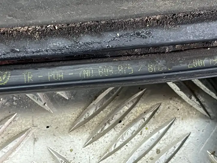 Volkswagen Sharan (2015 - ) 7N0809876E Уплотнитель стекла — фото 3