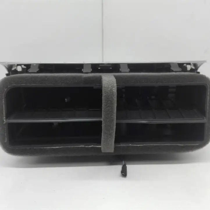Audi Q7 4L (2005 - 2009) 4L0820951 Центральный воздушный дефлектор — фото 3