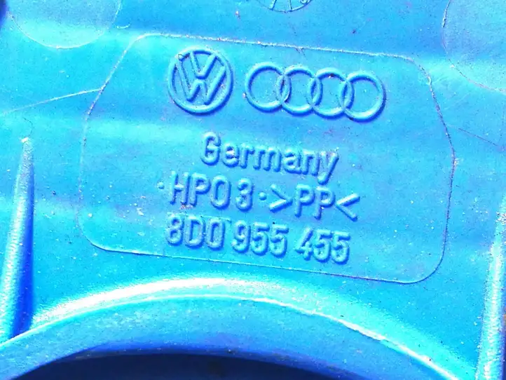 Audi A6 S6 C6 4F (2004 - 2008) 8D0955455 Горловина бачка омывателя — фото 3