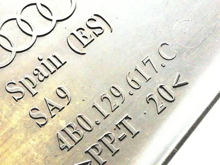Audi A6 S6 C5 4B (2001 - 2004) 4B0129617C Детали воздухозаборника — фото 4