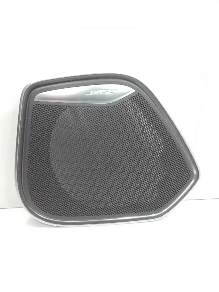 Audi Q3 8U (2011 - 2014) 8U0035436A Накладка бокового динамика — фото 1