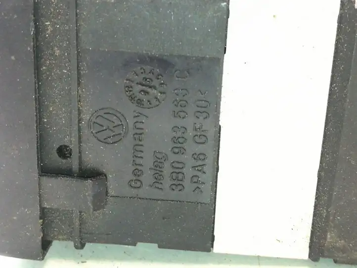 Volkswagen PASSAT B5 (1997 - 2000) 3B0963563C Включатель обогрева — фото 4