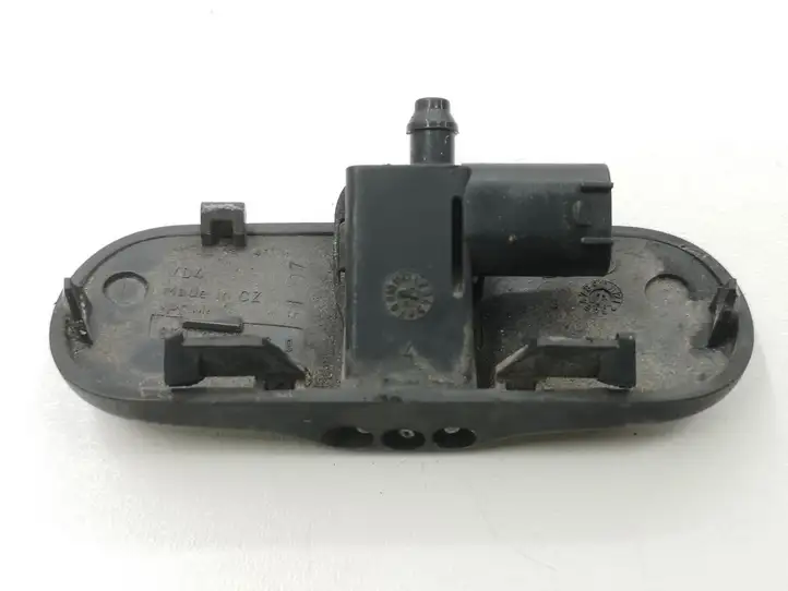 Audi A4 S4 B8 8K (2007 - 2011) 8T0955987B Форсунка омывателя лобового стекла — фото 3