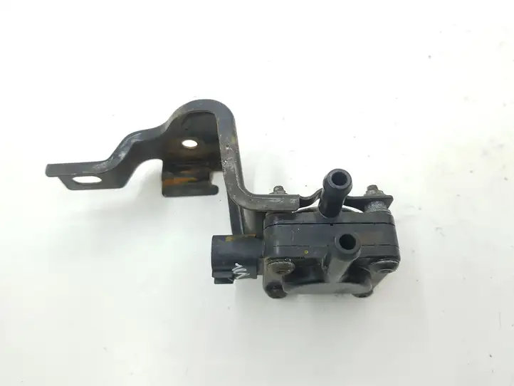 Toyota Corolla Verso AR10 (2004 - 2009) 8948064010 Датчик давления выхлопных газов — фото 2