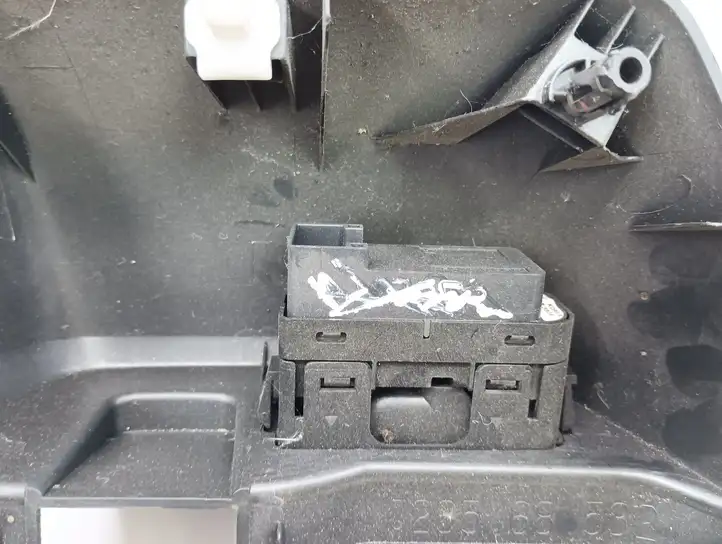 Mazda 5 (2005 - 2010) C23568532 Кнопка стеклоподъемников — фото 4
