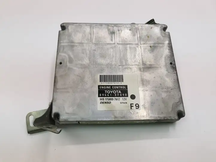 Toyota Corolla Verso AR10 (2004 - 2009) 896610F090 Блок управления двигателем (ЭБУ) — фото 1