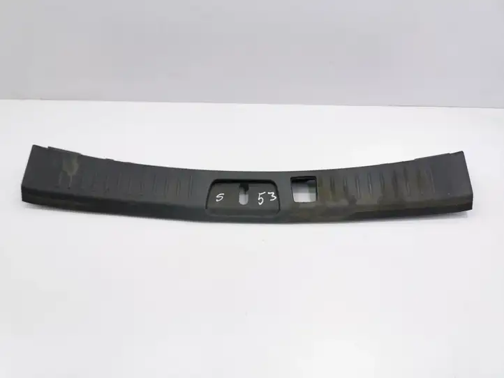 Chevrolet Captiva (2006 - 2011) Отделка порога багажника — фото 1