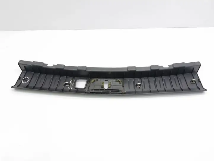 Chevrolet Captiva (2006 - 2011) Отделка порога багажника — фото 10
