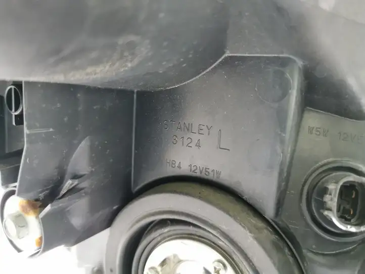 Toyota Corolla Verso AR10 (2004 - 2009) 9073780 Передняя фара — фото 2