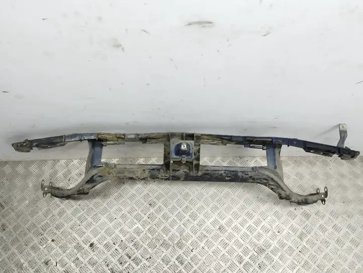 Ford Focus (1998 - 2004) Верхняя панель радиатора — фото 2