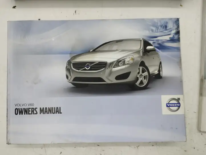 Volvo V60 (2010 - 2013) Сервисная книжка — фото 2
