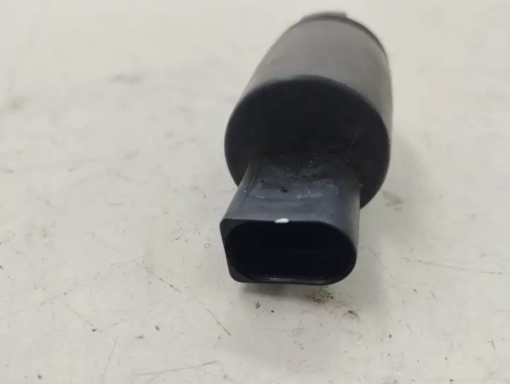BMW 5 E60 E61 (2004 - 2010) 8377612 Насос омывателя стекла — фото 3