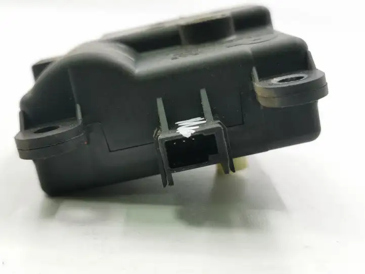 Nissan Murano Z50 (2002 - 2008) 3J01030850 Двигатель задвижки потока воздуха — фото 3