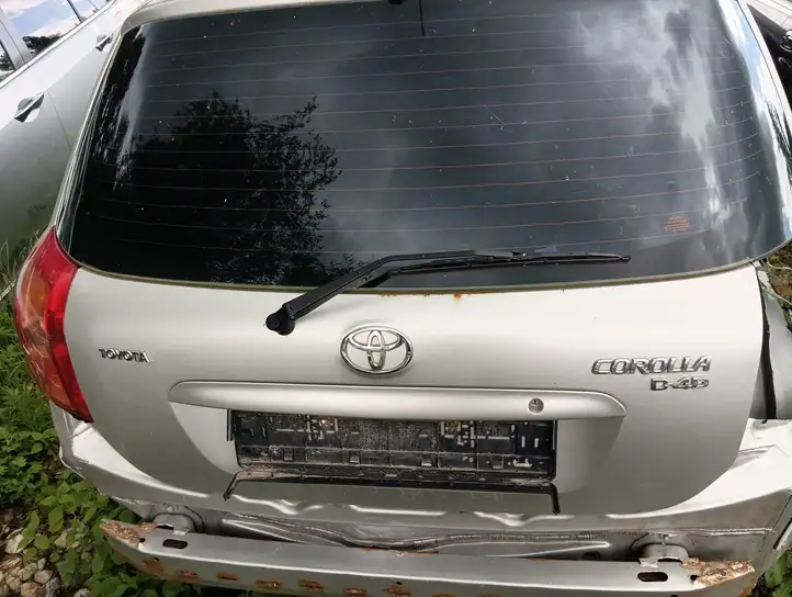 Toyota Corolla E120 E130 (2004 - 2007) Крышка багажника — фото 1