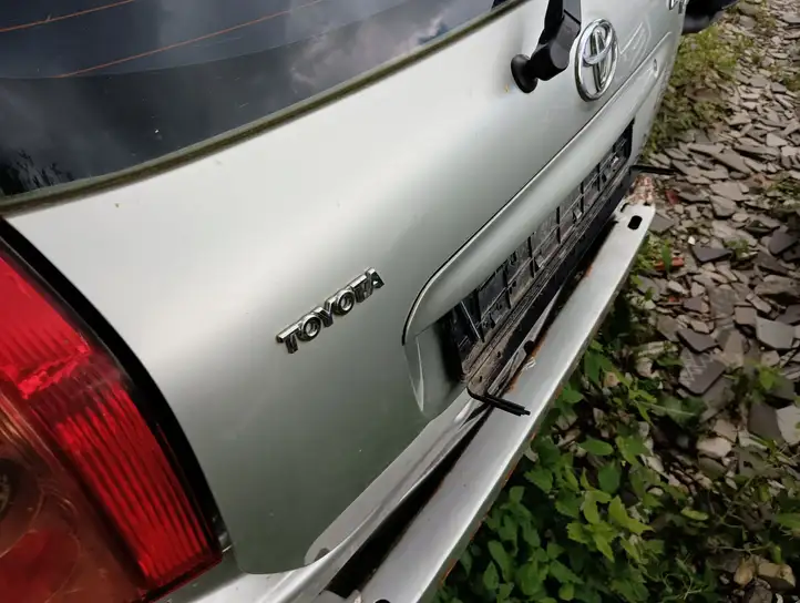 Toyota Corolla E120 E130 (2004 - 2007) Крышка багажника — фото 7