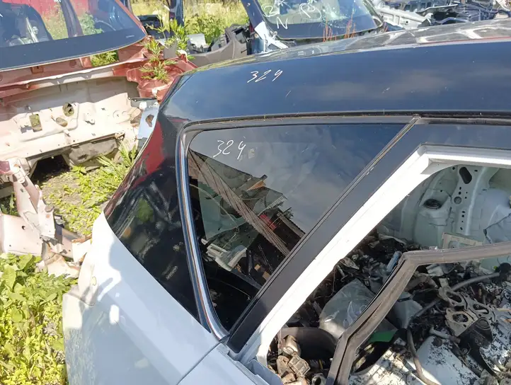 Toyota Auris E180 (2012 - 2018) Заднее боковое стекло — фото 4