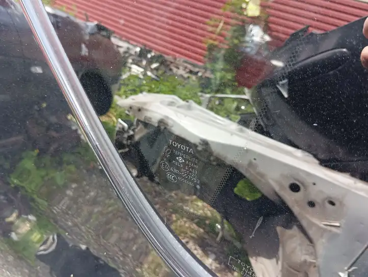 Toyota RAV 4 (XA30) (2006 - 2016) Заднее боковое стекло — фото 2