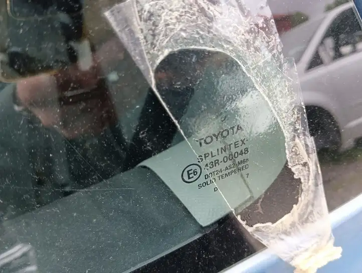 Toyota Yaris (2005 - 2009) Заднее боковое стекло — фото 4