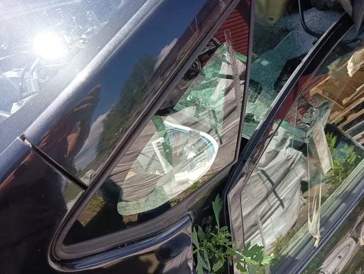 Toyota Auris 150 (2006 - 2012) Треугольное стекло кузова — фото 1