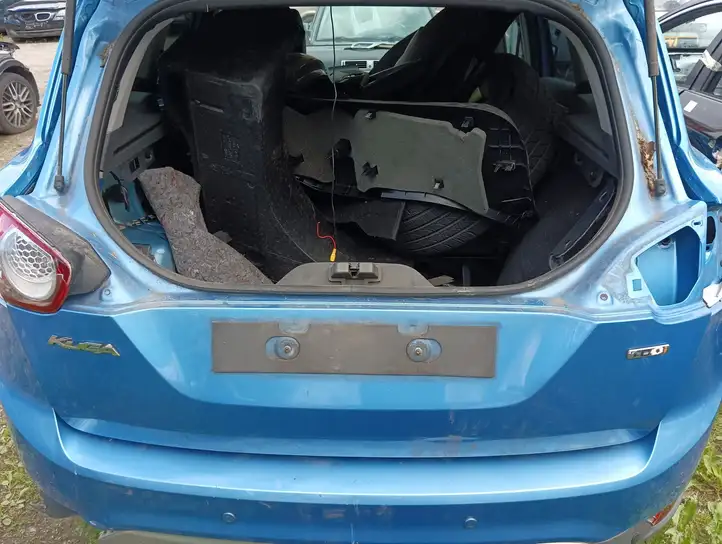 Ford Kuga I (2008 - 2012) Крышка багажника — фото 1