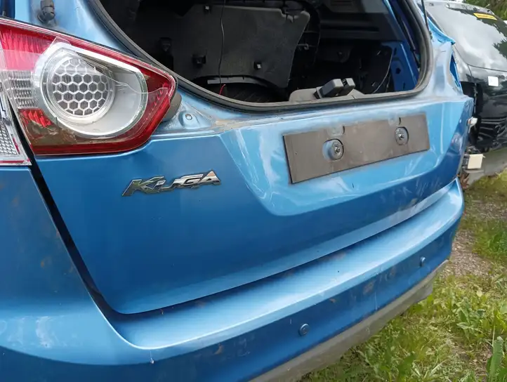 Ford Kuga I (2008 - 2012) Крышка багажника — фото 3