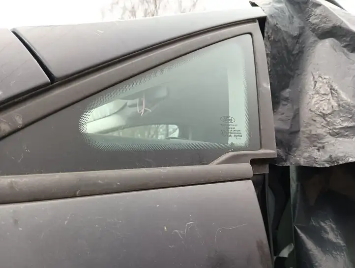 Ford C-MAX II (2010 - 2015) Треугольное стекло кузова — фото 2