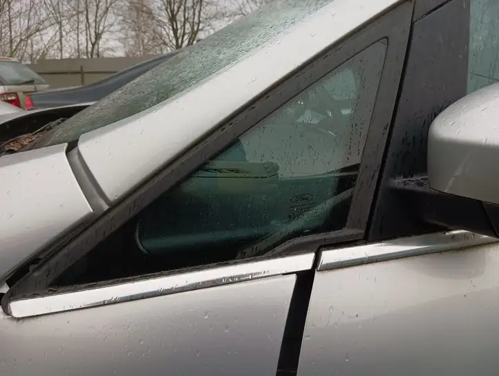 Ford C-MAX II (2010 - 2015) Треугольное стекло кузова — фото 3