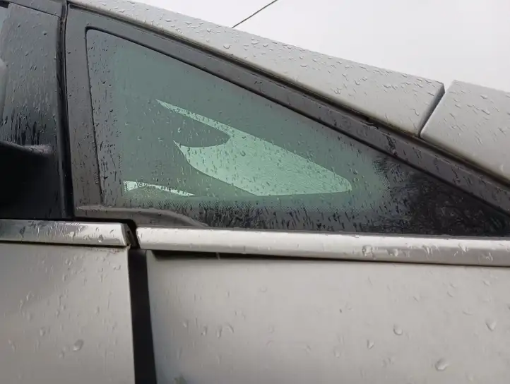 Ford C-MAX II (2010 - 2015) Треугольное стекло кузова — фото 2