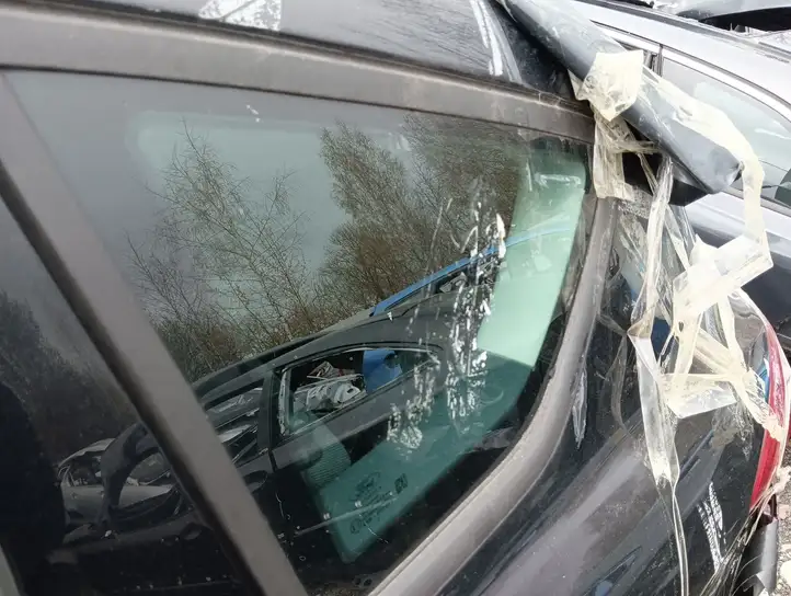 Ford C-MAX II (2010 - 2015) Заднее боковое стекло — фото 1