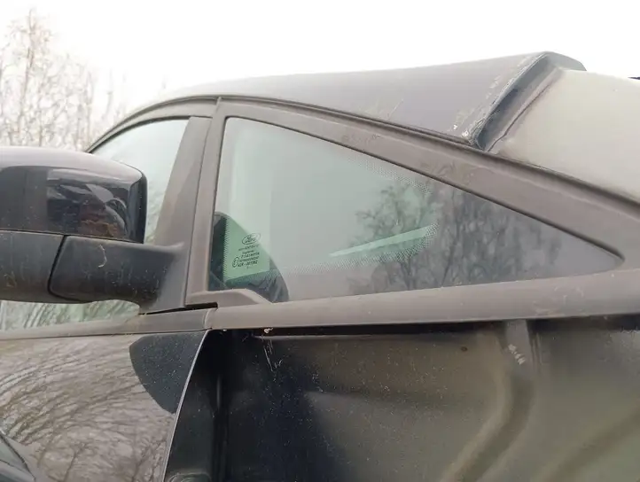 Ford C-MAX II (2010 - 2015) Треугольное стекло кузова — фото 2