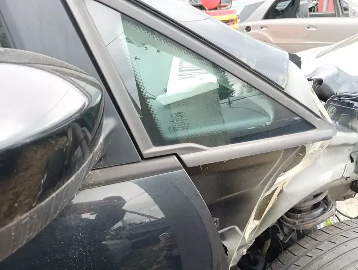 Ford C-MAX II (2010 - 2015) Треугольное стекло кузова — фото 3