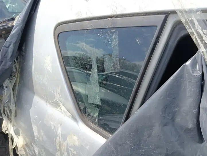 Toyota Corolla Verso AR10 (2004 - 2009) Заднее боковое стекло — фото 3