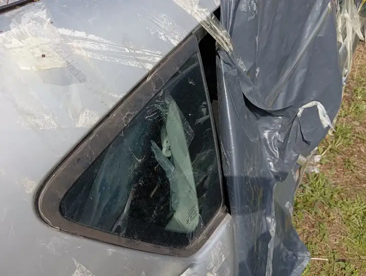 Toyota Corolla Verso AR10 (2004 - 2009) Заднее боковое стекло — фото 5