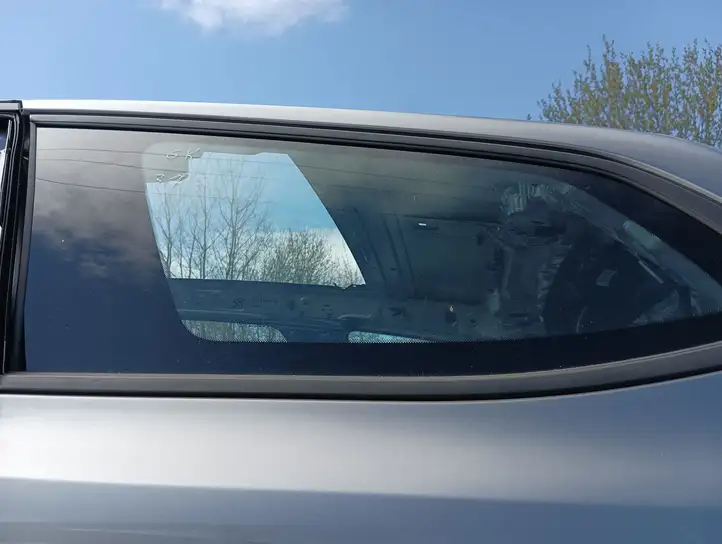 Peugeot 308 (2013 - 2021) Заднее боковое стекло — фото 2