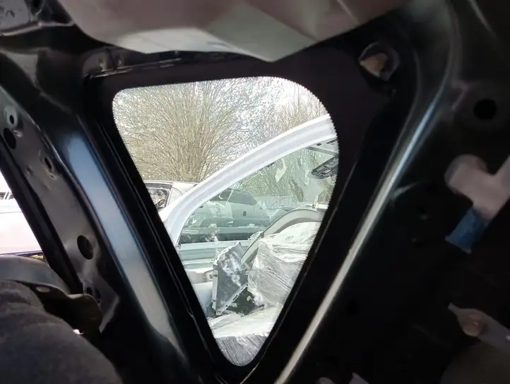 Toyota RAV 4 (XA30) (2006 - 2016) Заднее боковое стекло — фото 4